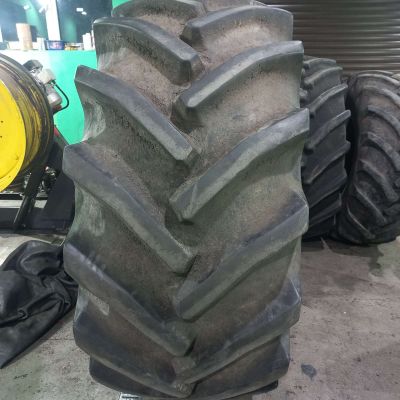 Бу шина 800/65r32 Goodyear & FIRESTONE